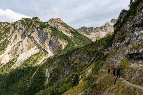 Krapfenkarspitz and hiking trail to Soiernhaus