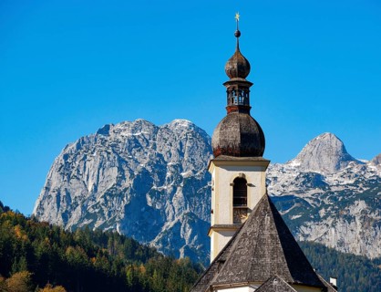 Parish church Sankt Sebastian with Reiteralpe