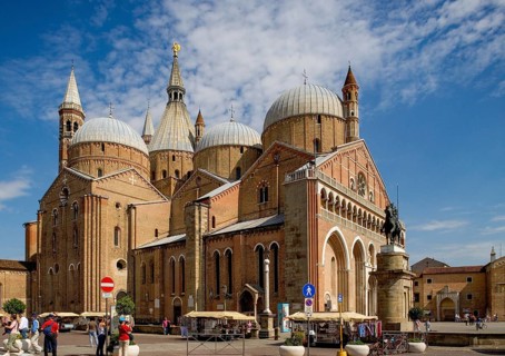 Cathedral Square with Basilica of St. Anthony