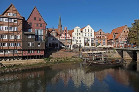 Stintmarkt with docked Prahm