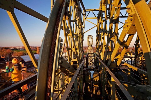 View from the winding tower of Shaft II to the winding tower of Schacht IV