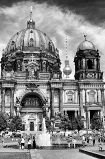 Berliner Dom (Berlin Cathedral) from the Lustgarten (Pleasure Garden) on Museumsinsel (Museum Island)