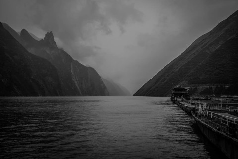 Landing bridges in the Three Gorges Dam on the Yangtze River