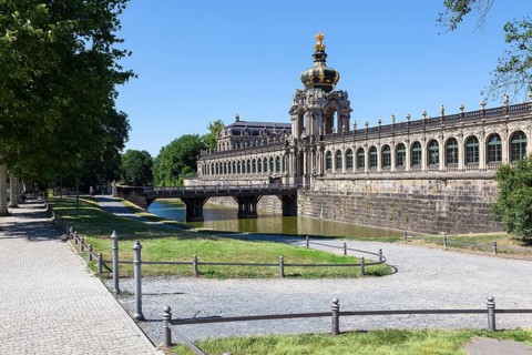 Crown Gate
