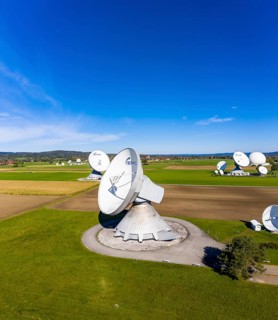 Large parabolic antennas of the Raisting earth station