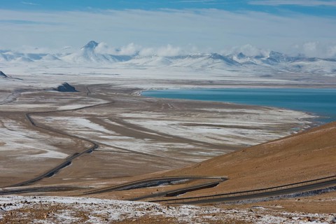Pass from the north on the way to the holy Namtso Lake