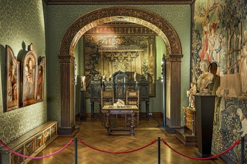 Studio and gallery wing