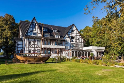Restaurant and cafe in Hotel Hitthim