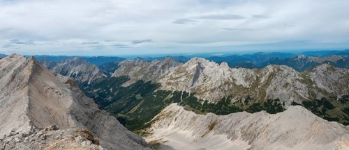 View of the Schlauchkar and Karwendeltal from the Birkkarspitze