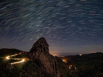 Star trails over the Roque de Agando