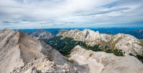 View of the Schlauchkar and Karwendeltal from the Birkkarspitze