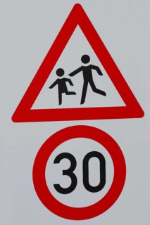 Traffic sign Attention children