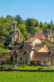 Saint-Paul de Chateauneuf village and his romanesque church