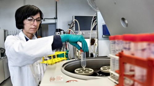 Laboratory assistant researching a vaccine against coronavirus