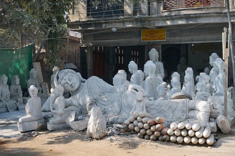 Stonemasonry firms with Buddha statues