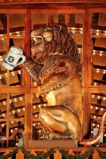 Lion with beer mug at the Loewenbraeu pavilion