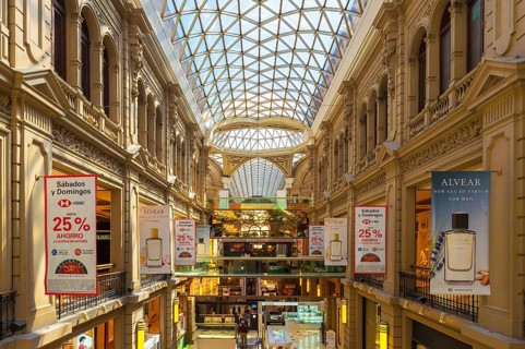 Elegant shopping mall Pacifico