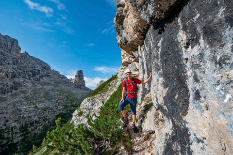 Young hiker on the Sentiero Carlo Minazio path
