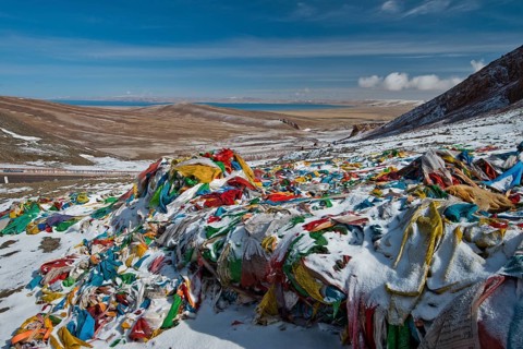 Prayer flags at Lachen la Pass
