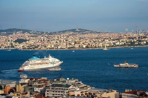 Cruise ship in the Golden Horn