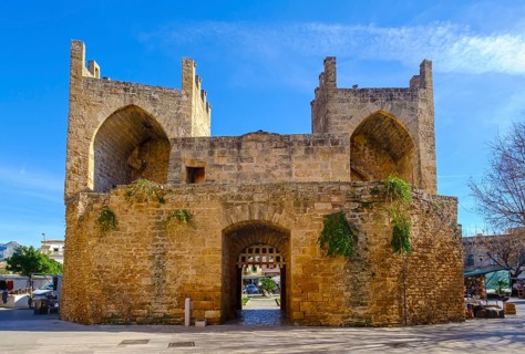 City gate Porta del Moll
