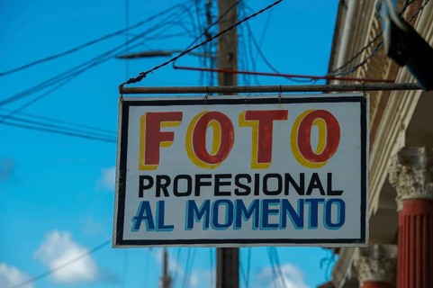 Sign photo