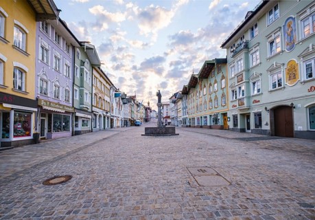 Empty market street with Marienbrunnen