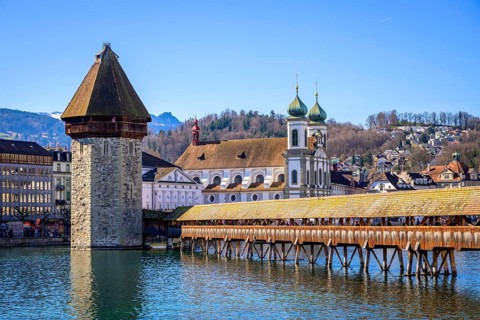 View over the river Reuss to the Chapel Bridge