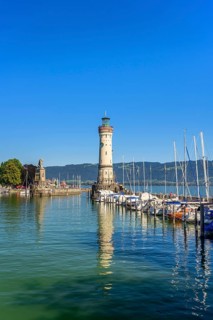 New Lindau lighthouse and Bavarian lion at the harbour entrance