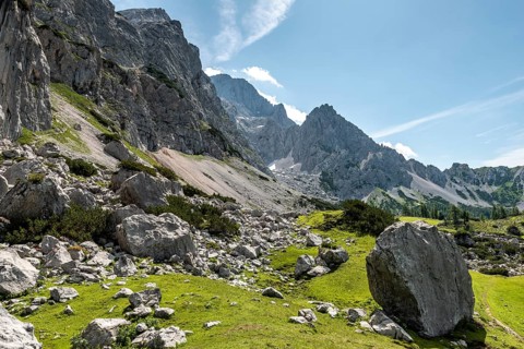 Hiking trail from Adamekhuette to Hofpuerglhuette