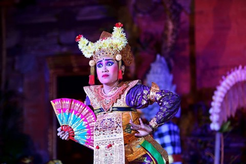 Legong dance at Ubud Palace