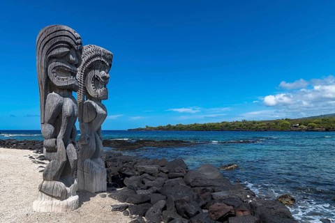Guardian figures Tikis at the bay