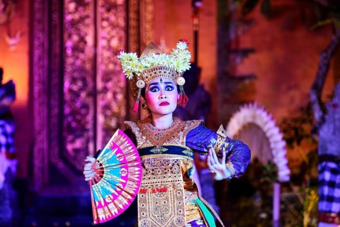 Legong dance at Ubud Palace