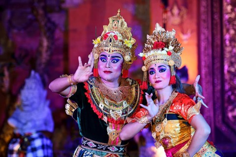 Legong dance at Ubud Palace