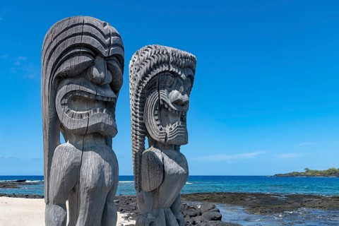 Guardian figures Tikis at the bay