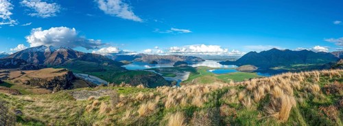 Panoramic views of Wanaka Lake and mountains, Rocky Peak
