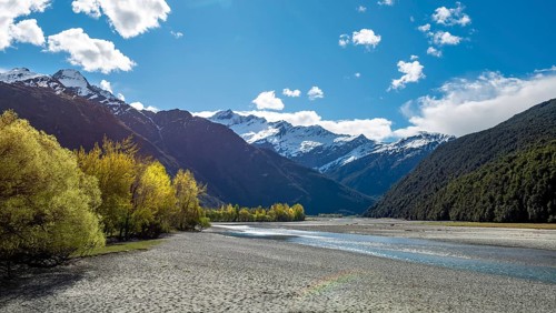 Matukituki River, snow covered mountains