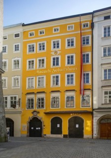 Vacant lots due to the coronavirus pandemic, Mozart's birthplace