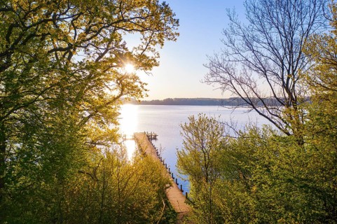 Bathing jetty at Woerthsee at sunrise, near Inning