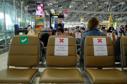Seats marked with green hook and red cross, keep your distance