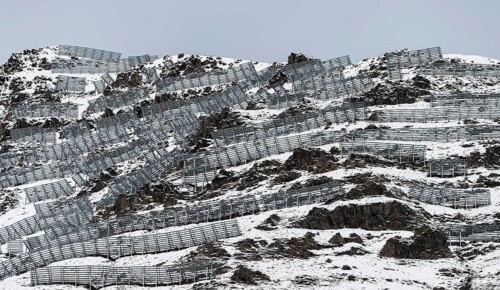 Fences for avalanche protection