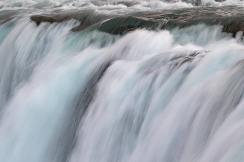 Falling water masses