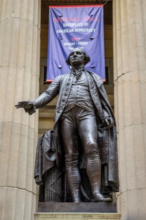 George Washington Memorial in front of the Federal Hall in Wall Street