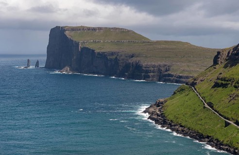 Coastal road to Tjoernuvik or Tjornuvik