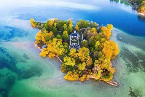 Rose island in the Starnberger See near Feldafing in the morning light