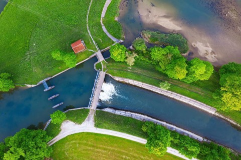 Weir system on the Loisach river near Beuerberg