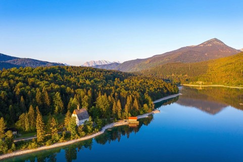 Walchensee with Kloesterl and Simetsberg in the morning light