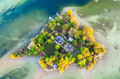 Castle with castle garden on the Rose Island from above