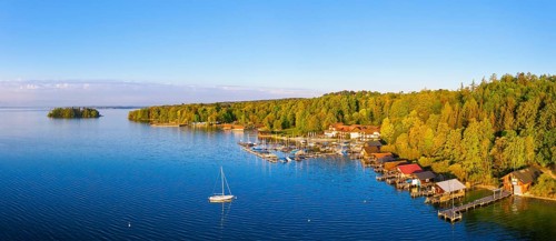 Jetties and boathouses