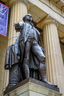 George Washington Memorial in front of the Federal Hall in Wall Street